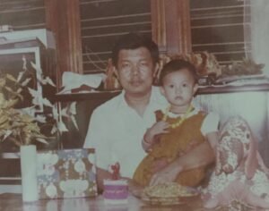 foto ratna dewi bersama mendiang ayah